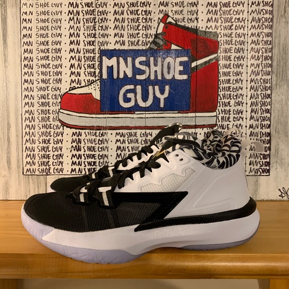 Jordan Zion 1 “Black and White” women’s size 8 - Picture 4 of 7